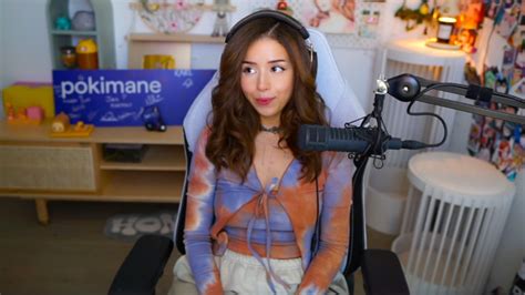 twitch tit slip|Pokimane panics after accidental wardrobe。